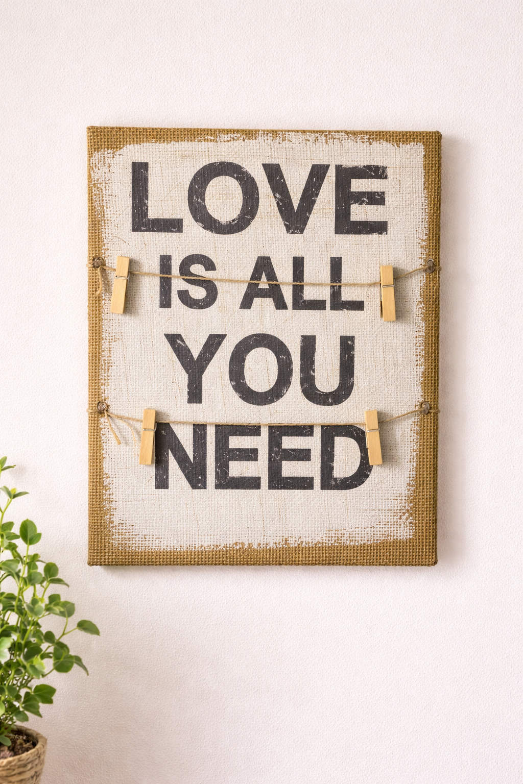 Cuadro Love Is All You Need